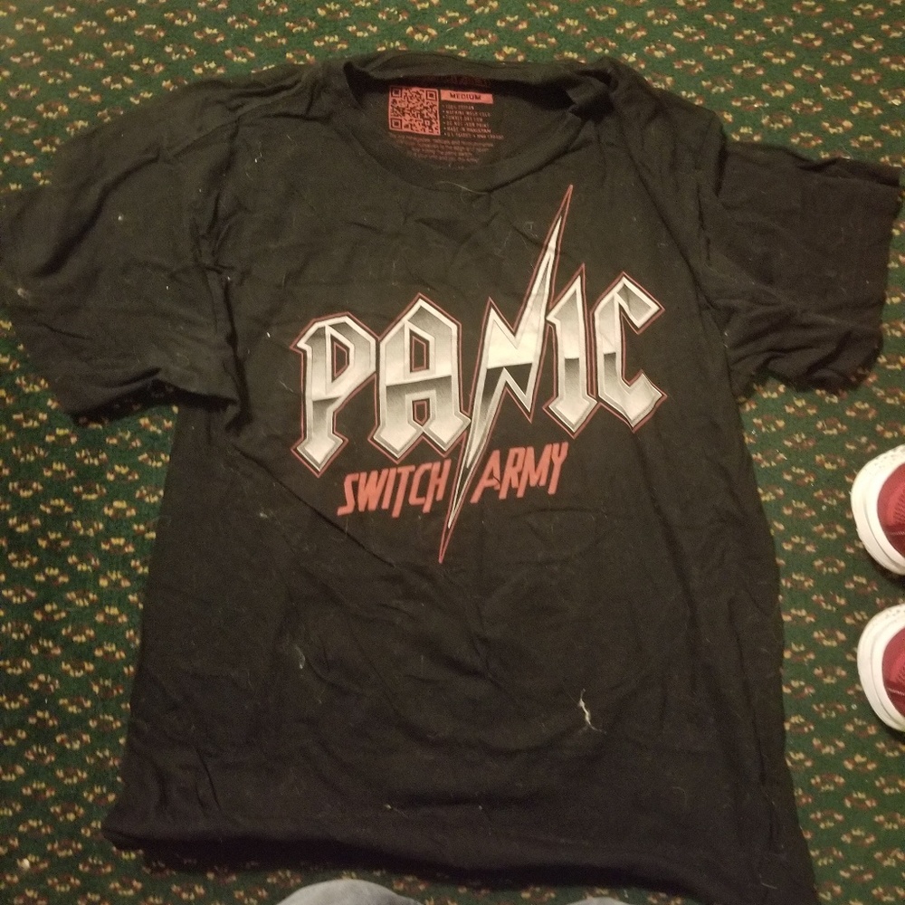 Panic switch army size M shirt